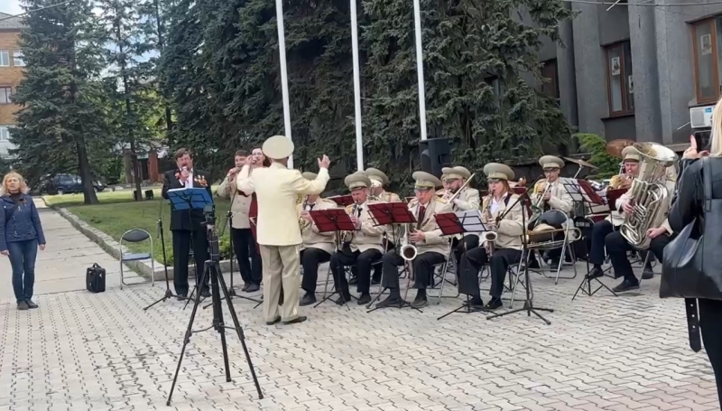 9 травня у Донецьку, Маріуполі, Макіївці та на Саур-Могилі: Памu0027ять на службі пропаганди