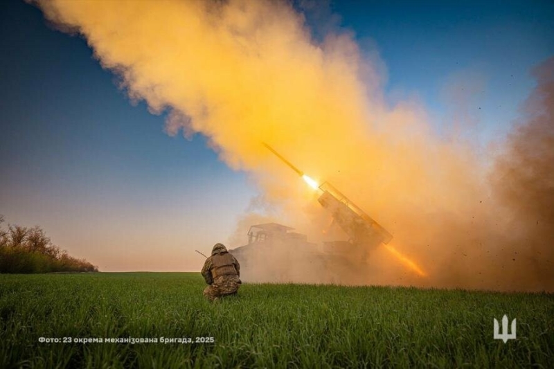 Ситуація на фронті на ранок 3 травня: протягом доби відбулося 216 бойових зіткнень