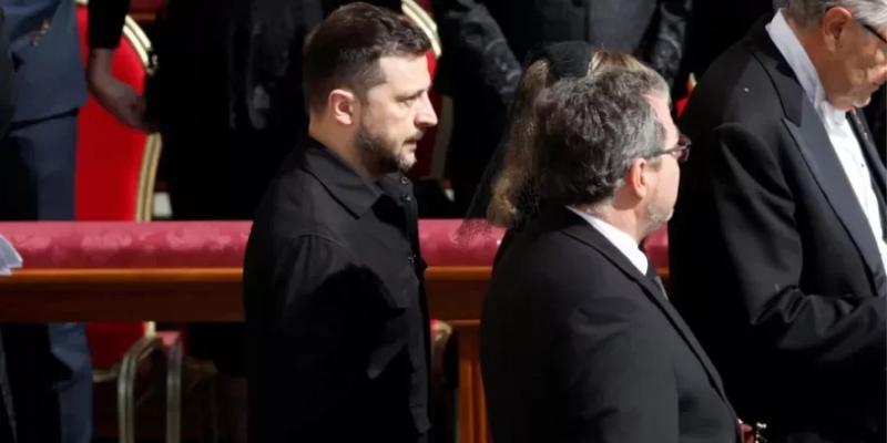 Зеленський з дружиною прибули у Ватикан на інтронізацію Папи Римського Лева XIV