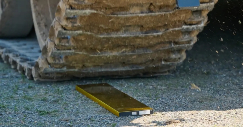 Батарея Geely Aegis Gold Brick витримала випробування 36-тонним танком