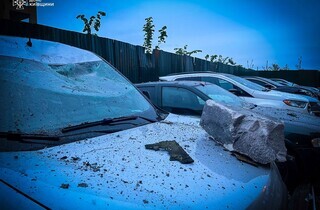 У Софіївській Борщагівці через атаку дрона сталася пожежа у багатоповерхівці (фото)