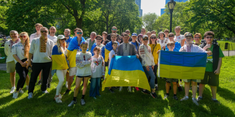 У вишиванці крізь Нью-Йорк: як українці влаштували патріотичний забіг у Центральному парку (ФОТО)
