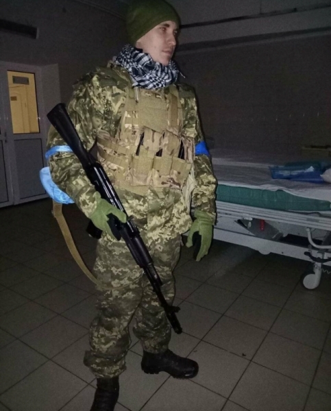 Бої за Маріуполь: Розповідь журналіста, який у лавах ТРО захищав місто та потрапив у полон