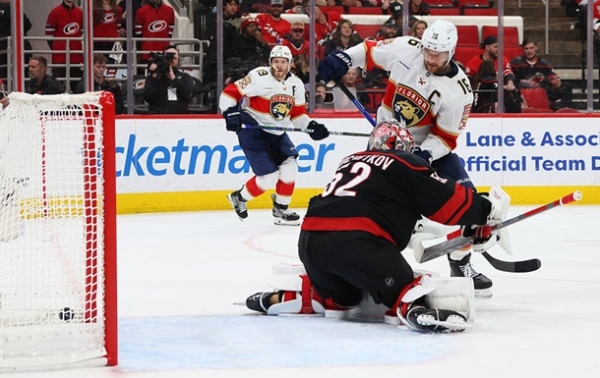 Плей-оф НХЛ: впевнена перемога Флориди над Кароліною