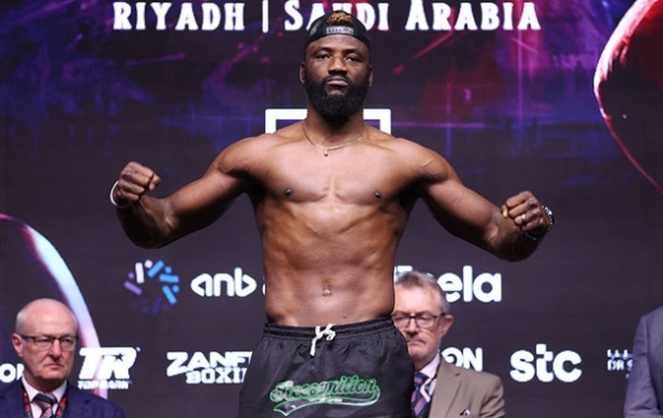 Аджагба назвав боксера, який замість Дюбуа має битися з Усиком