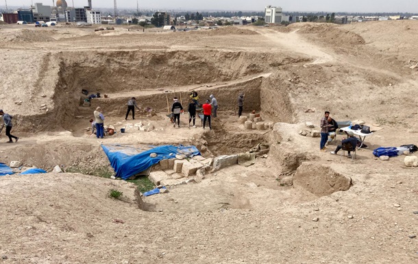 В Іраку виявили рельєф із зображенням останнього ассирійського царя