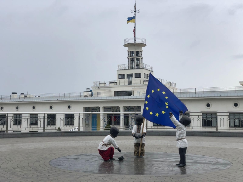 До Дня Європи малюки-засновники Києва одягнули символічне вбрання (фото)