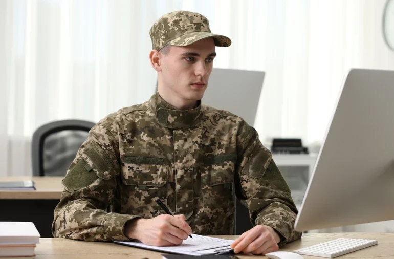 Коли потрібно встати на військовий облік у 2025