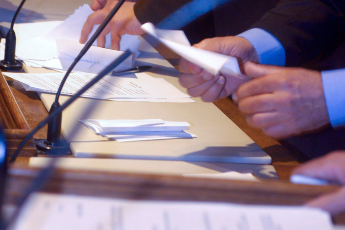 Посадовців із Теофіпольщини обвинувачують у зловживанні службовим становищем та підробці документів