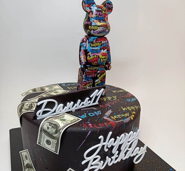 Дніпрянин створив торт-іграшку