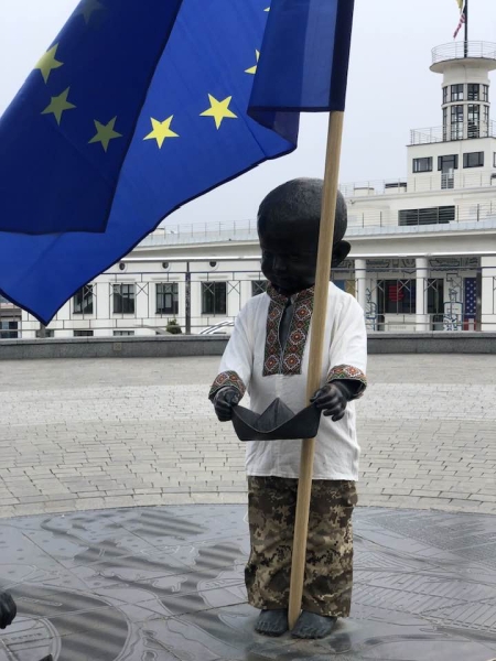 До Дня Європи малюки-засновники Києва одягнули символічне вбрання (фото)
