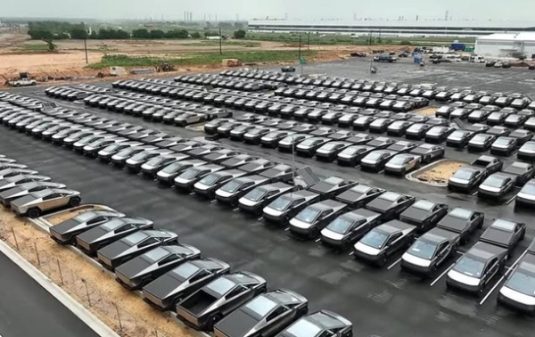 На складі Tesla накопичено більше 10 тисяч непроданих пікапів Cybertruck На складі Tesla накопичено більше 10 тисяч непроданих пікапів Cybertruck
