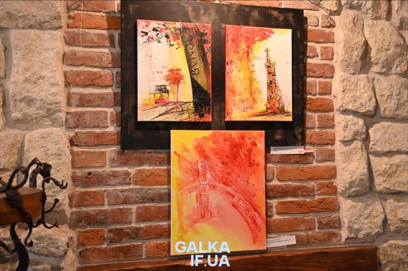 Коли палітра обмежена, а ідеї — безмежні: у Бастіоні відкрили художню виставку “Франківської збірки” (ФОТО)