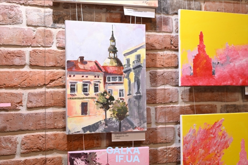 Коли палітра обмежена, а ідеї — безмежні: у Бастіоні відкрили художню виставку “Франківської збірки” (ФОТО)