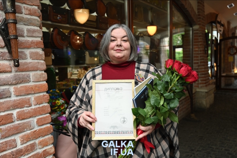 Коли палітра обмежена, а ідеї — безмежні: у Бастіоні відкрили художню виставку “Франківської збірки” (ФОТО)