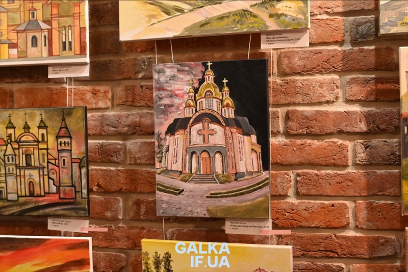 Коли палітра обмежена, а ідеї — безмежні: у Бастіоні відкрили художню виставку “Франківської збірки” (ФОТО)