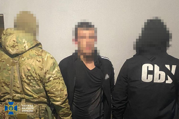 На Дніпропетровщині дезертири палили військові автівки