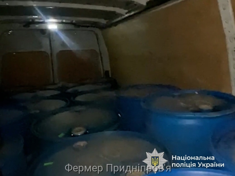 На Дніпропетровщині заблоковано канал постачання спирту та вилучено з незаконного обігу майже 4 тонни сировини