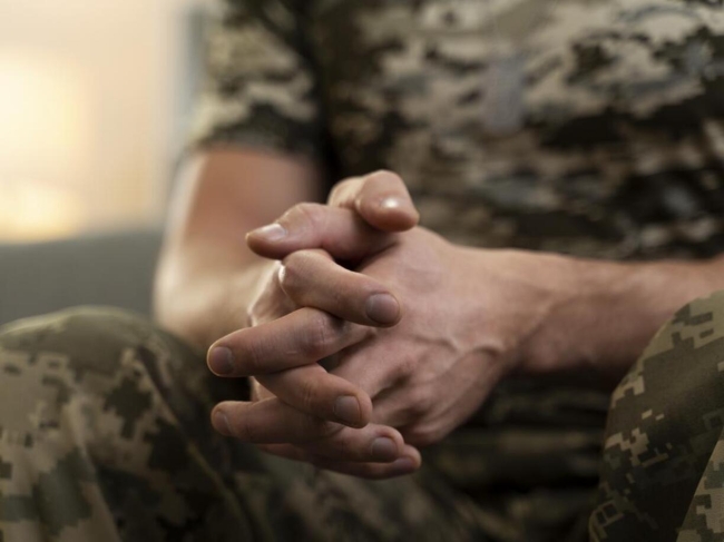 Перерізав шию співмешканці: у Рівному судили військового