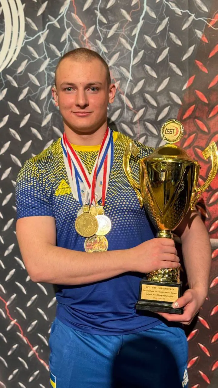 18-летний спортсмен из Дружковки Николай Годунов установил мировой рекорд в пауэрлифтинге на чемпионате Европы в Чехии