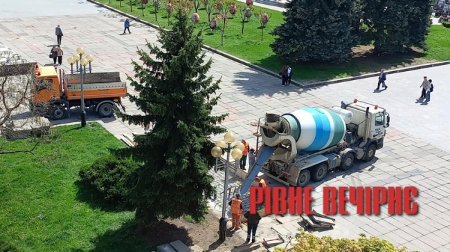 Рівняни просять перенести будівництво туалету від вікон їх будинку