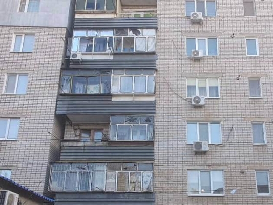 Росіяни атакували Нікополь: пошкоджено магазини, спортклуб та 2 багатоповерхівки