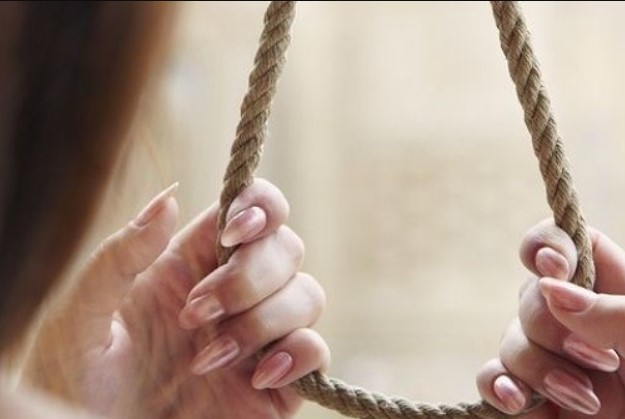 Школярка у Шпанові могла повіситися через нерозділене кохання