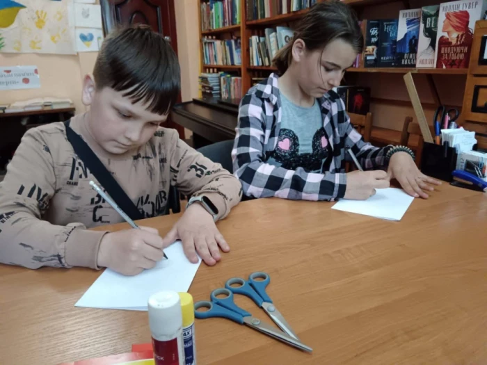 У Боратинській громаді відбулися майстер-класи з виготовлення подарунків до Дня матері