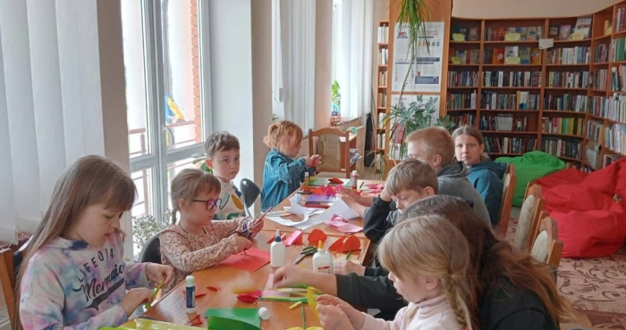 У Боратинській громаді відбулися майстер-класи з виготовлення подарунків до Дня матері