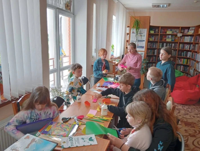 У Боратинській громаді відбулися майстер-класи з виготовлення подарунків до Дня матері
