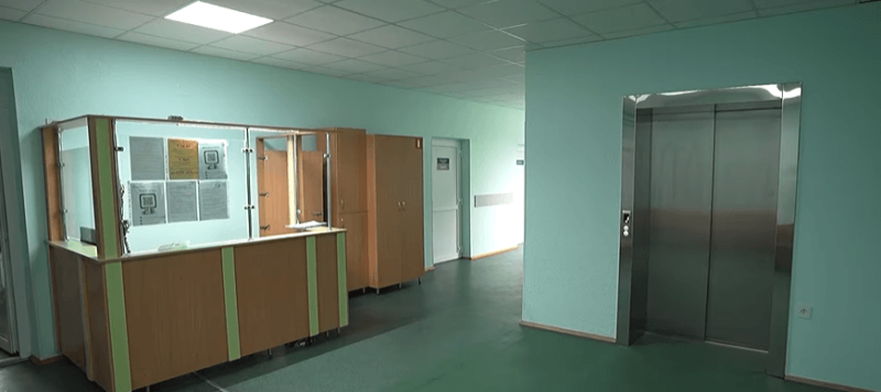 У дитячій лікарні Франківська відремонтують проблемний хол (ВІДЕО)