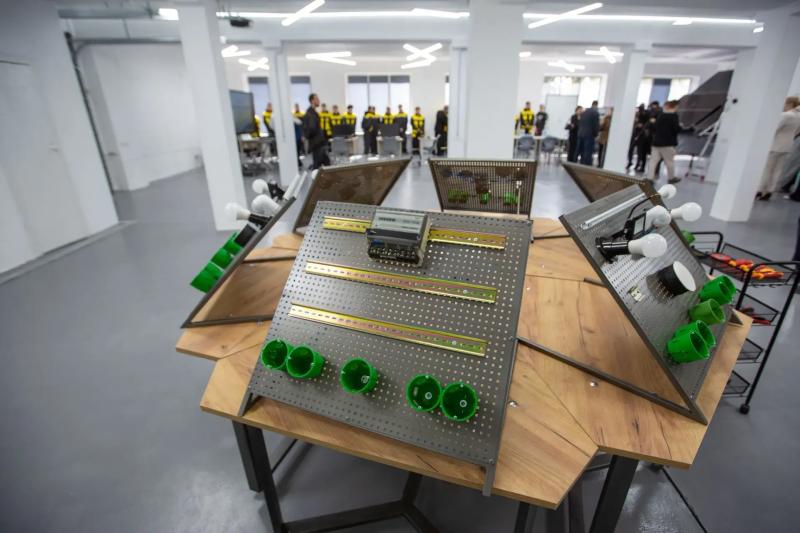 У Франківському політехнічному ліцеї відкрили центр ветеранського розвитку