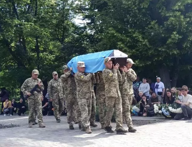 У Глобинській громаді провели в останню путь загиблого Захисника України