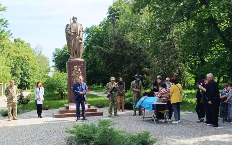 У Глобинській громаді провели в останню путь загиблого Захисника України