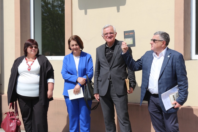 У Коломиї відкрили анотаційну дошку січовому стрільцю та митцю Юрію Шкрумеляку (ФОТО)