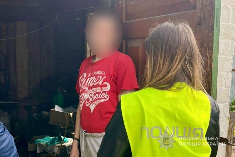 У Конотопі поліцейські викрили чоловіка, який зберігав бойові гранати