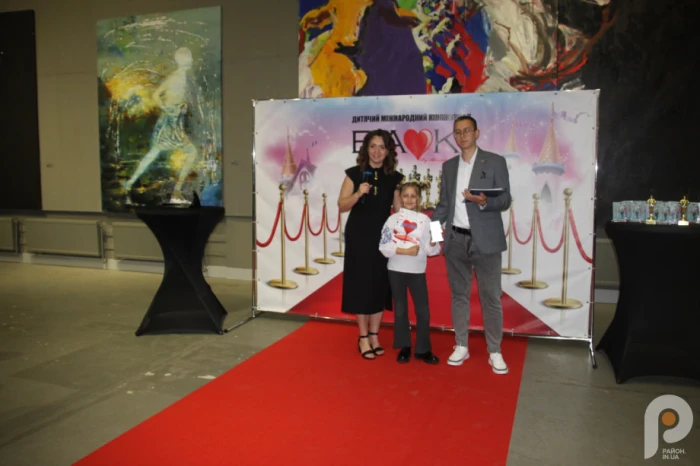 У Луцьку юних зірок кіножурналу «Байки» вітали на червоній доріжці