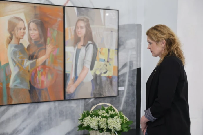 У Луцьку відкрили виставку робіт викладачів художньої школи «Поза аудиторією»