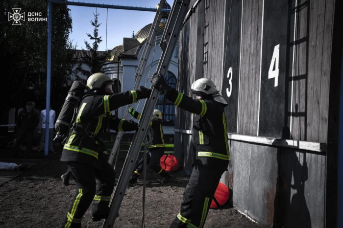 У Луцьку визначили кращу ланку газодимозахисної служби Волині