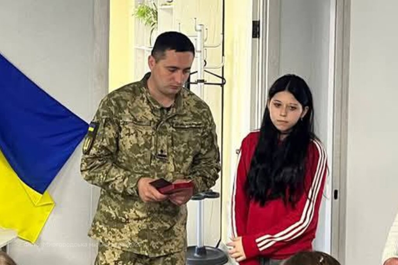 У Миргороді родинам загиблих захисників передали державні нагороди