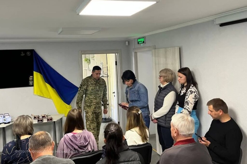 У Миргороді родинам загиблих захисників передали державні нагороди