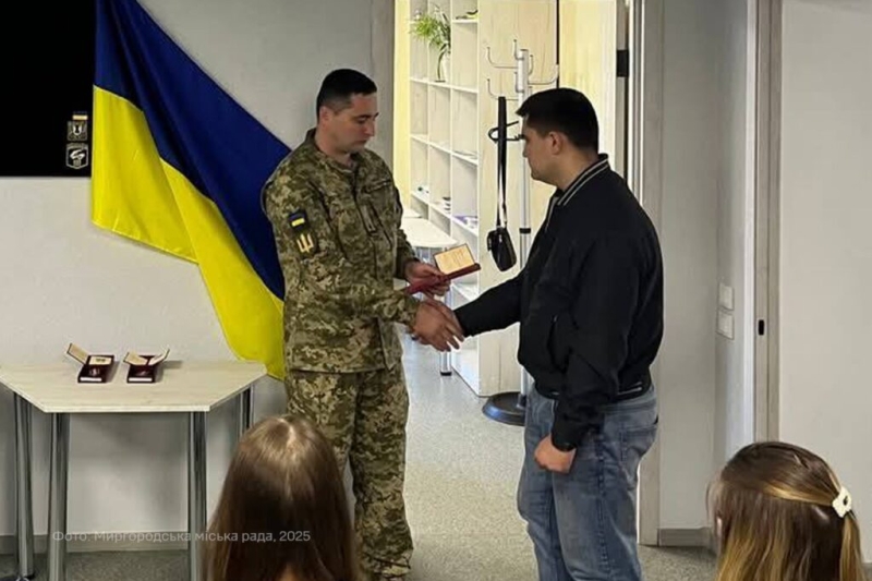 У Миргороді родинам загиблих захисників передали державні нагороди