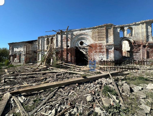 У Новопавлівці ворожі КАБи зруйнували 150-річний храм