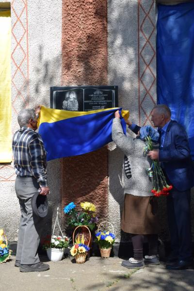 У Новосанжарській громаді відкрили меморіальну дошку та інформаційний стенд, присвячені полеглому воїнові Миколі Гордецькому