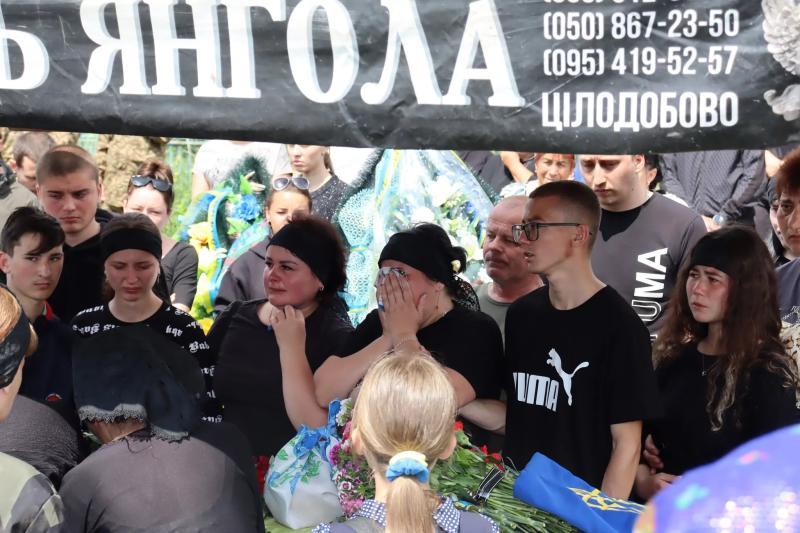 У Решетилівській громаді попрощались із загиблим Захисником України