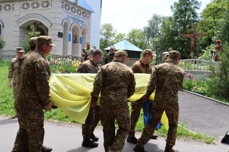 У Решетилівській громаді попрощались із загиблим Захисником України