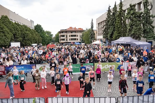 Ужгородський марафон Krayna об’єднав понад тисячу учасників задля підтримки поранених військових