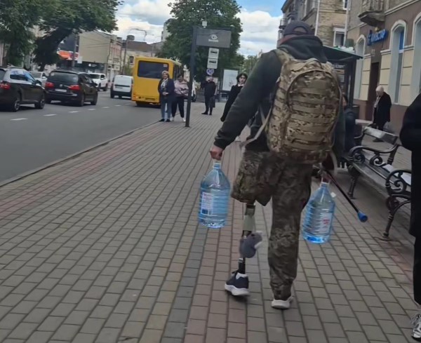 Ветеран у Рівному провів тест на людяність (ВІДЕО)
