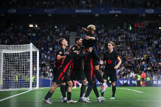 ВІДЕО. Чемпіонські розваги. Гравці Барси роз'їжджали вночі на велосипедах