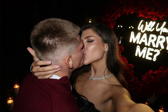 ВІДЕО. Футболіст Шахтаря влаштував розкішне весілля біля води